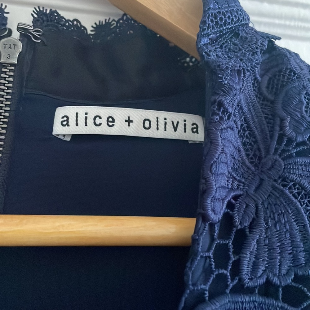 Never worn Alice + Olivia navy lacy diona butterfly dress - Picture 8 of 8